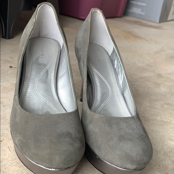 Tahari Sophia Shoe Gray Suede Heel - Picture 2 of 7